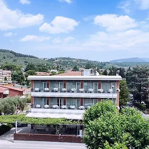 Benaco ***s Hotell